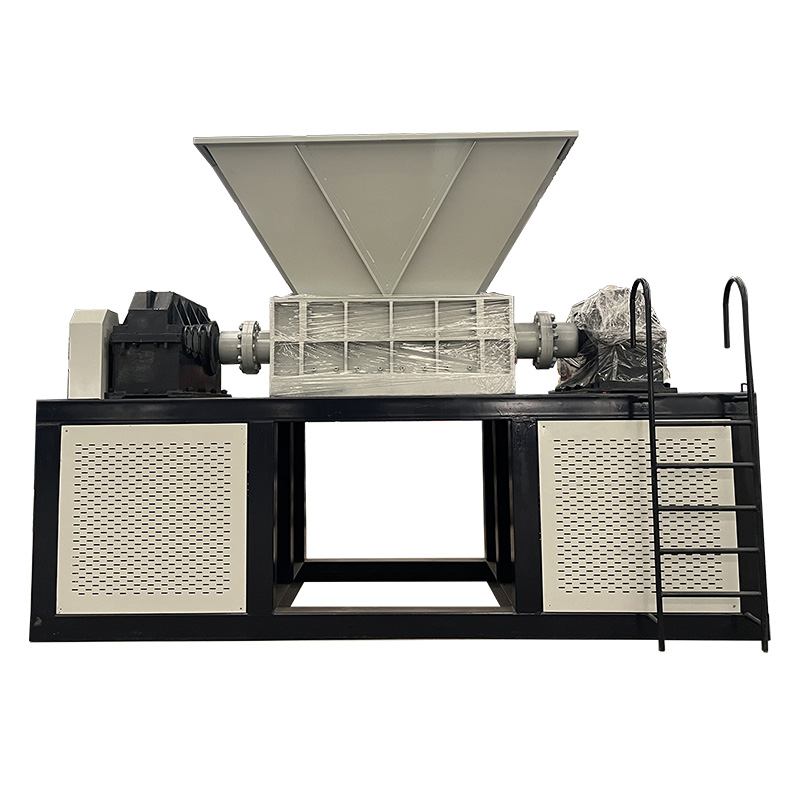 Double axis shredder