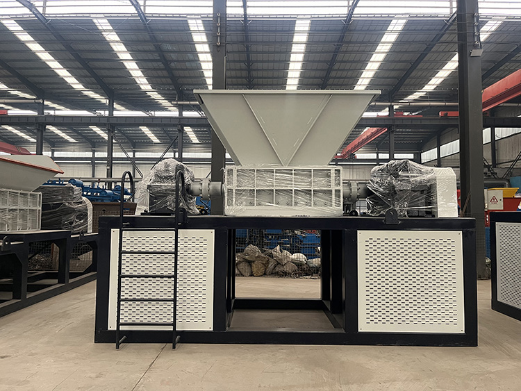 Double axis shredder11.jpg